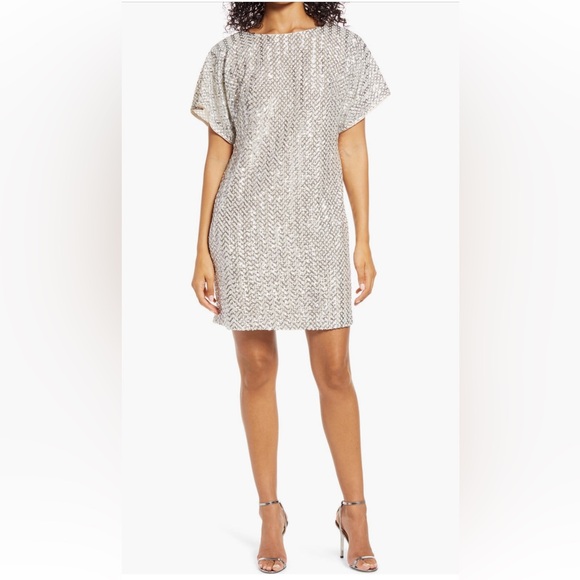 Vince Camuto Dresses & Skirts - Vince Camuto short sleeve sequined shift dress sz 6 New